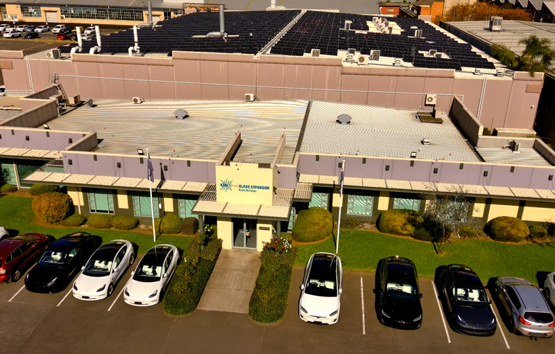 Glass Expansion Electric Vehicle with Solar Infrastructure